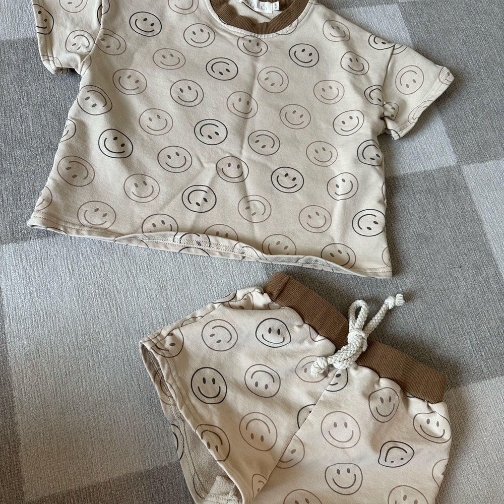 Smiley Face Set - Beige and Brown